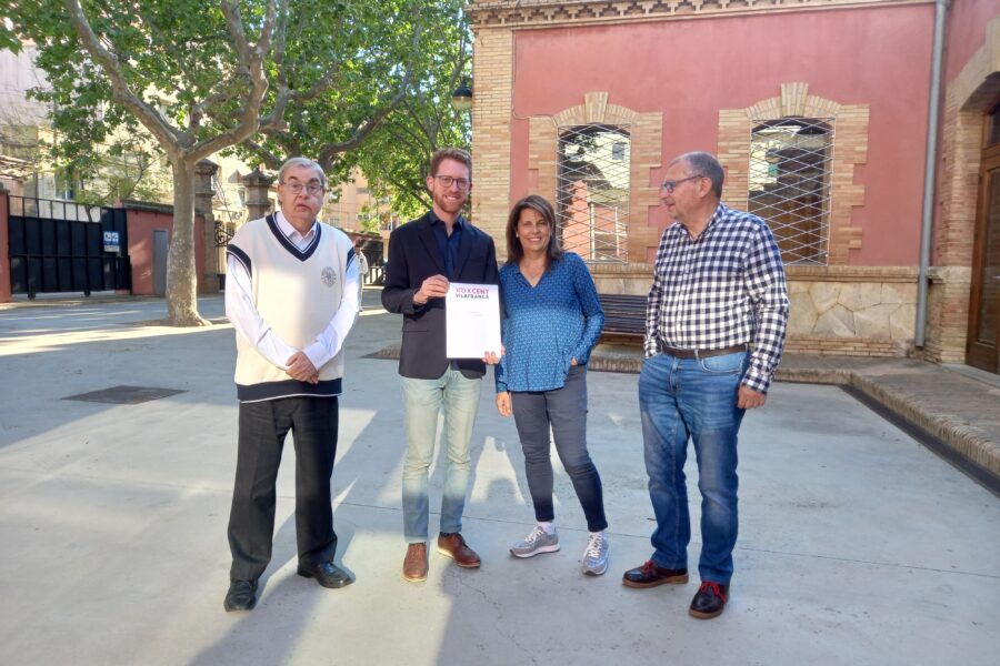 100XCent Vilafranca entrega les seves propostes a l’alcaldable Pere Sàbat