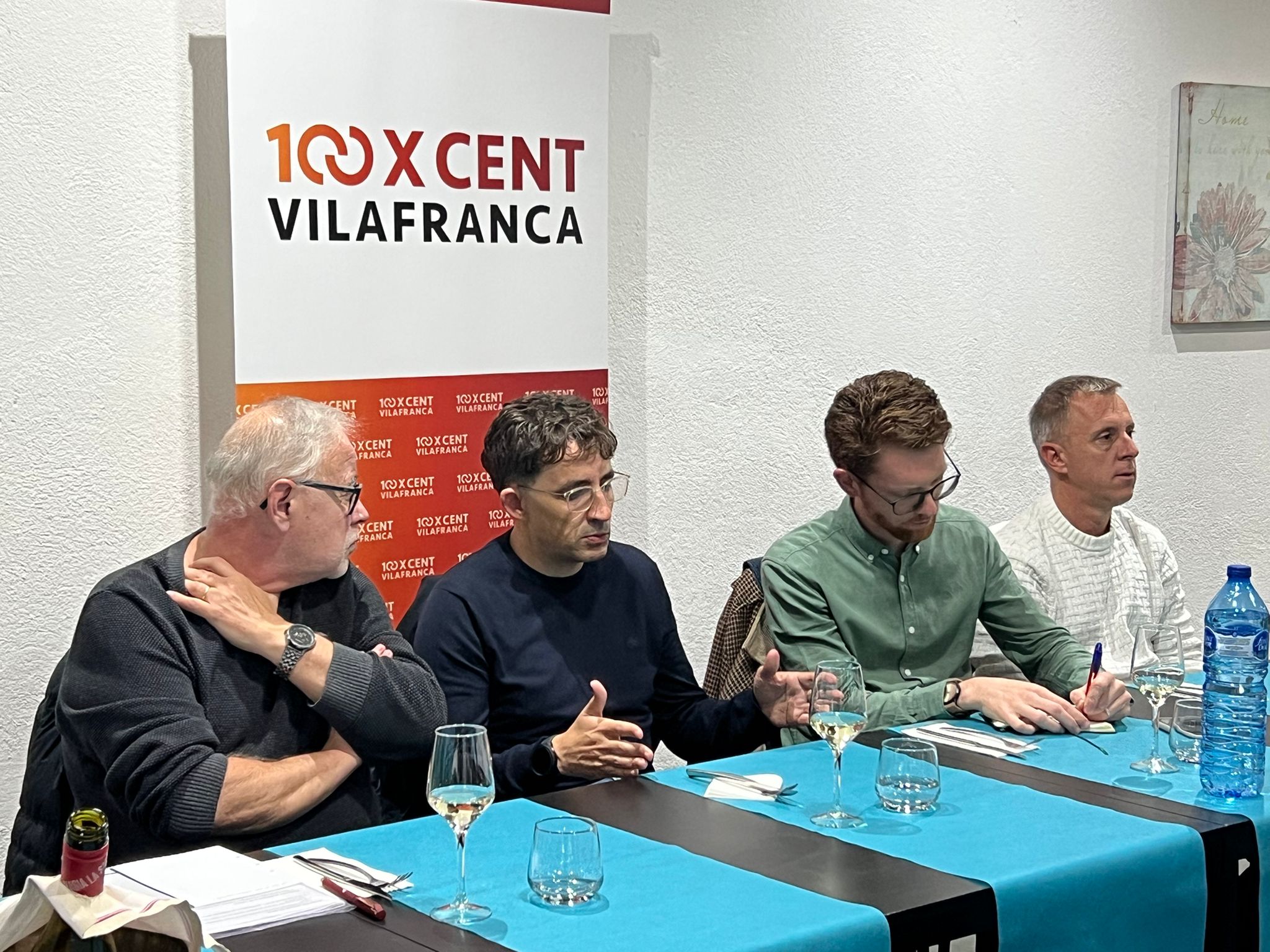 Jordi Muñoz analitza amb la Plataforma 100xCent Vilafranca els reptes de Catalunya davant l’auge de l’extrema dreta i la integració de la immigració